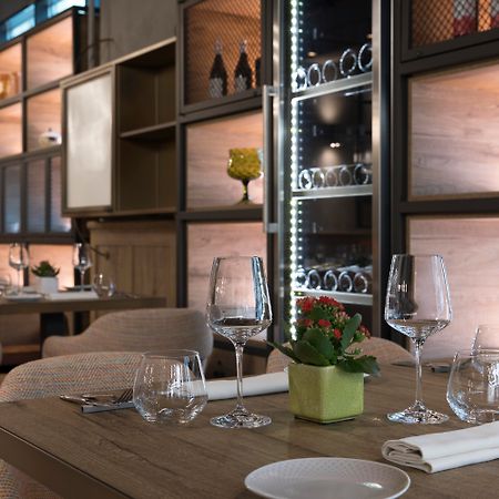Hotel Doubletree By Hilton Rome Monti Esterno foto