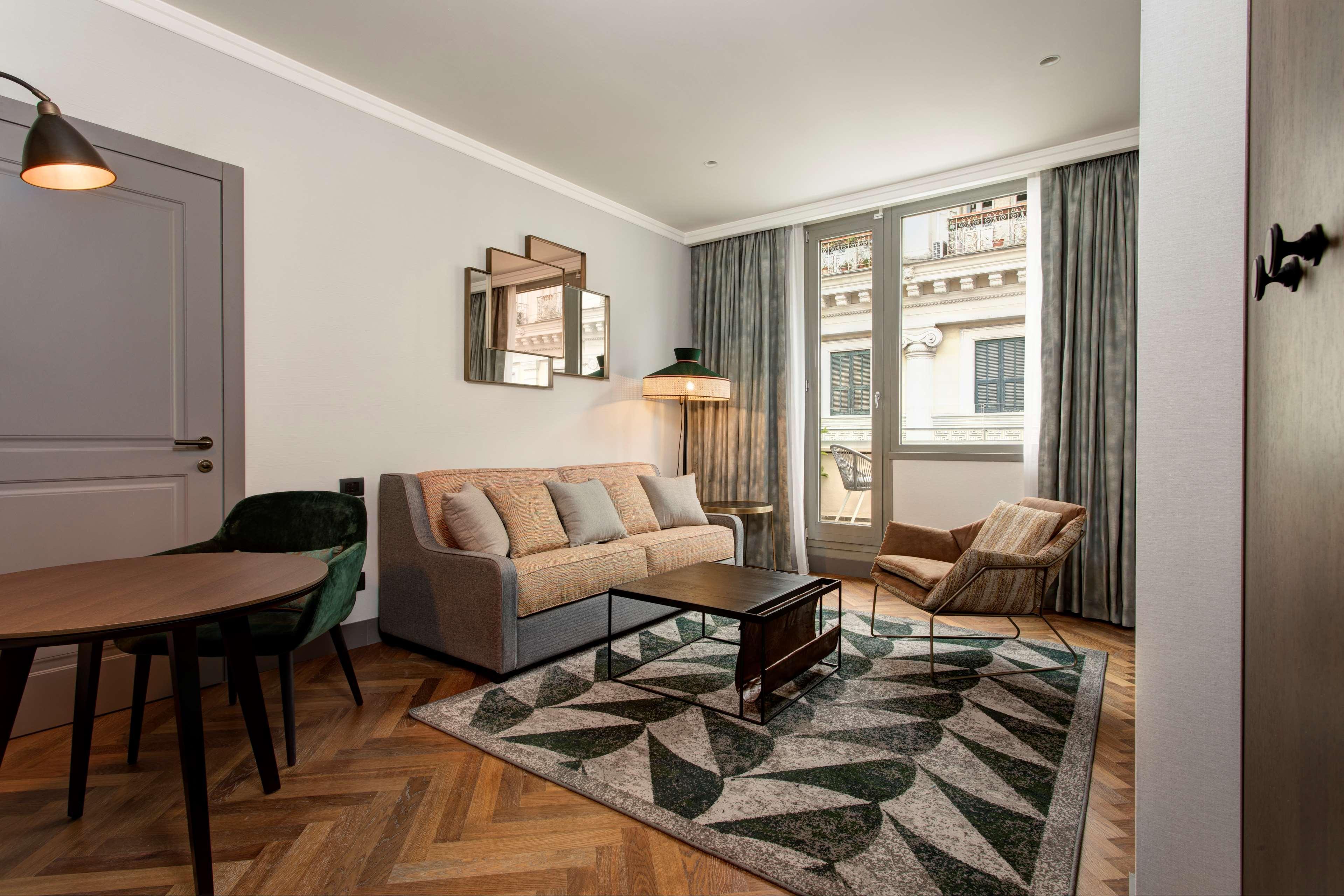 Hotel Doubletree By Hilton Rome Monti Esterno foto