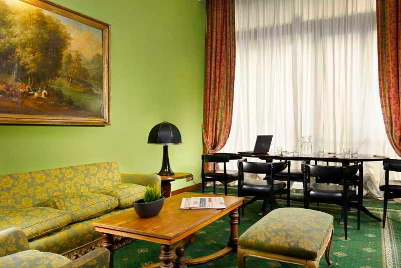 Hotel Doubletree By Hilton Rome Monti Esterno foto