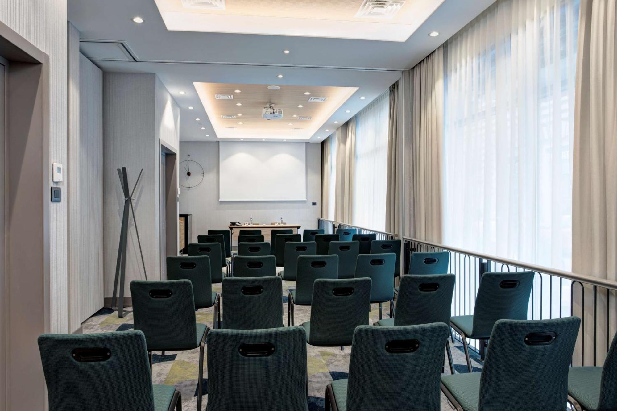 Hotel Doubletree By Hilton Rome Monti Esterno foto