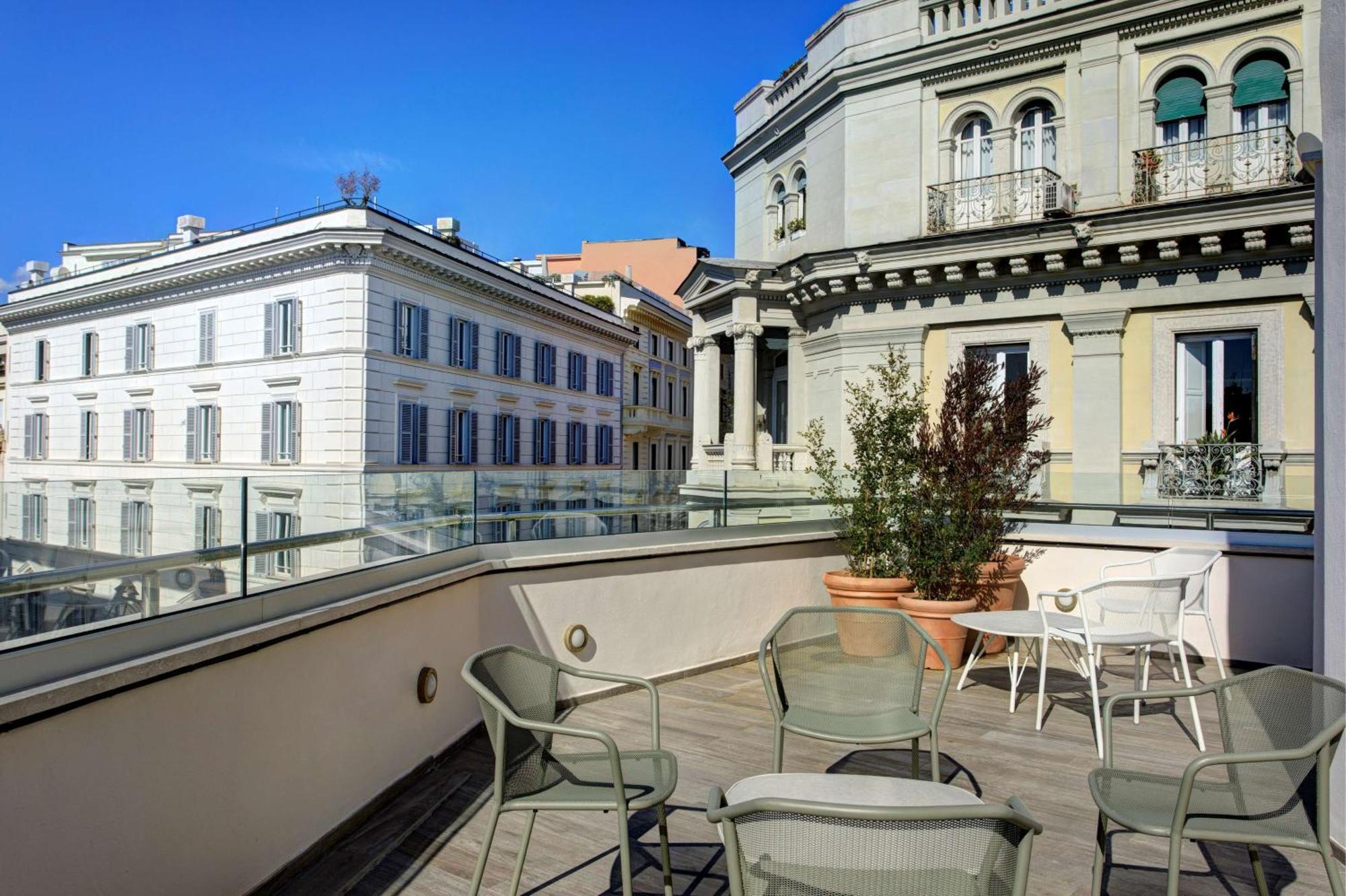 Hotel Doubletree By Hilton Rome Monti Esterno foto