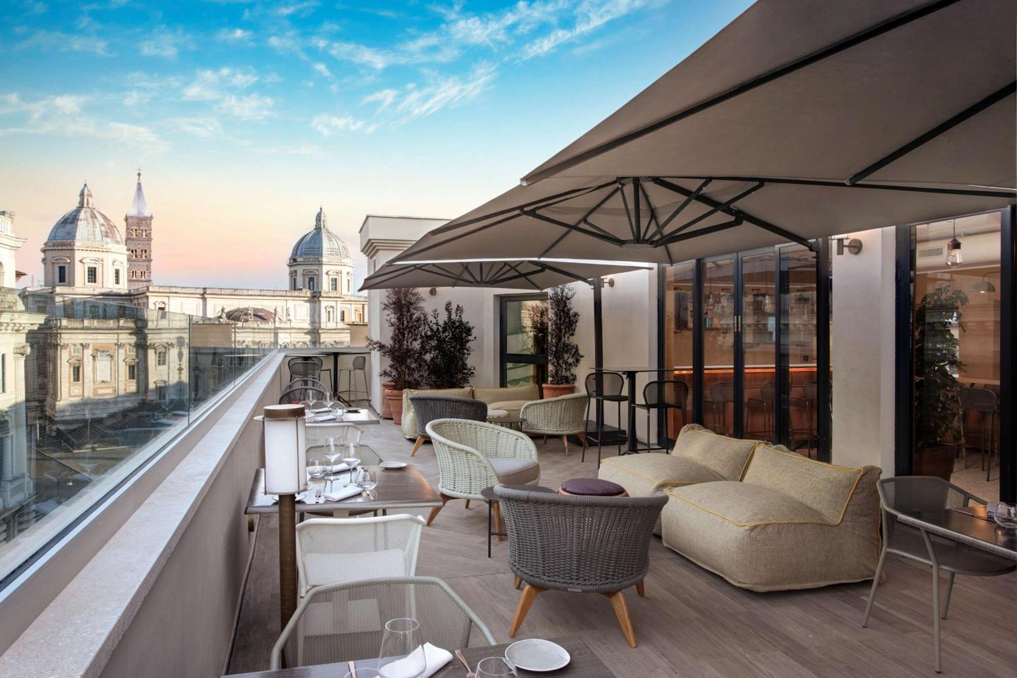 Hotel Doubletree By Hilton Rome Monti Esterno foto