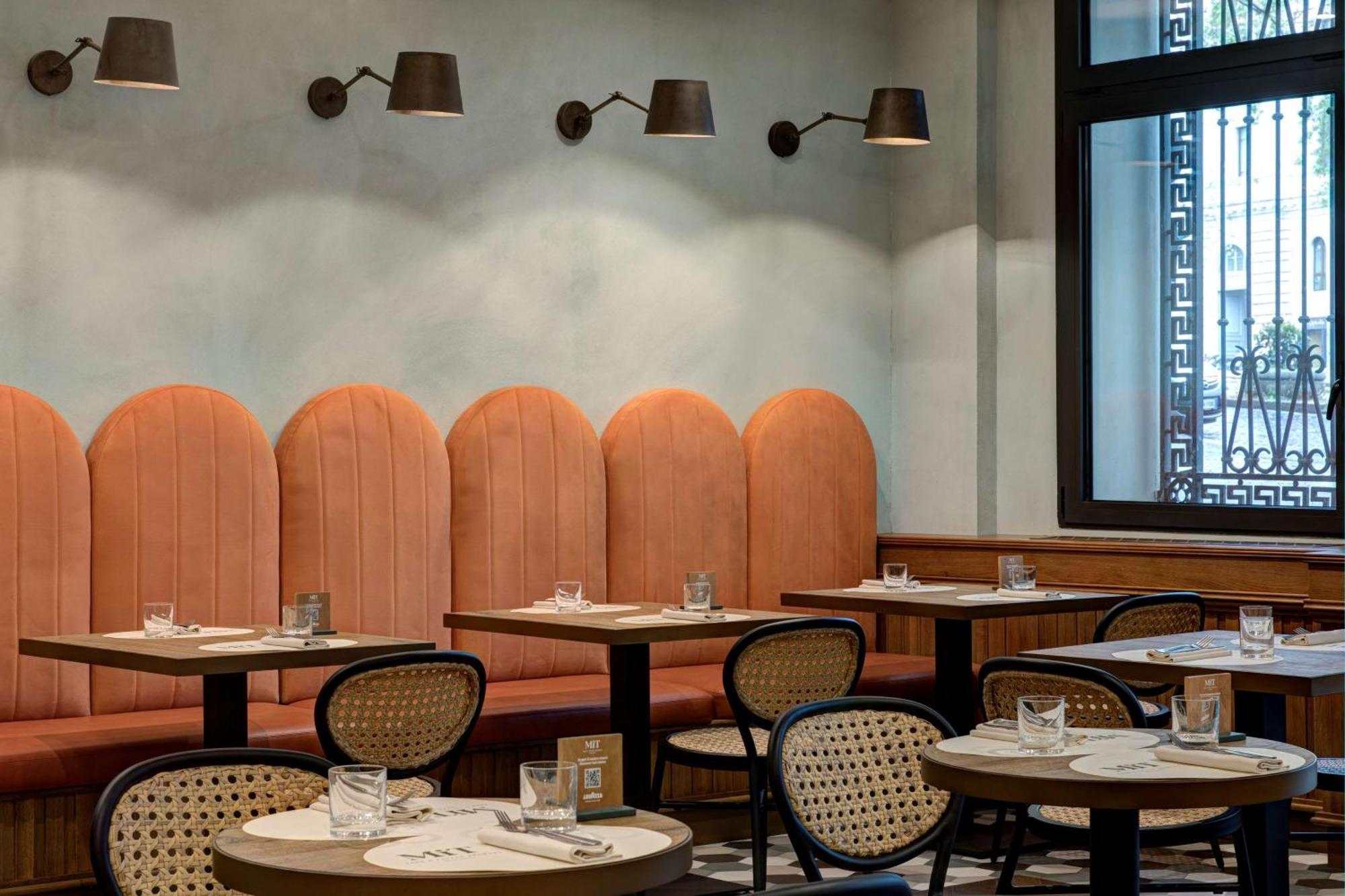 Hotel Doubletree By Hilton Rome Monti Esterno foto