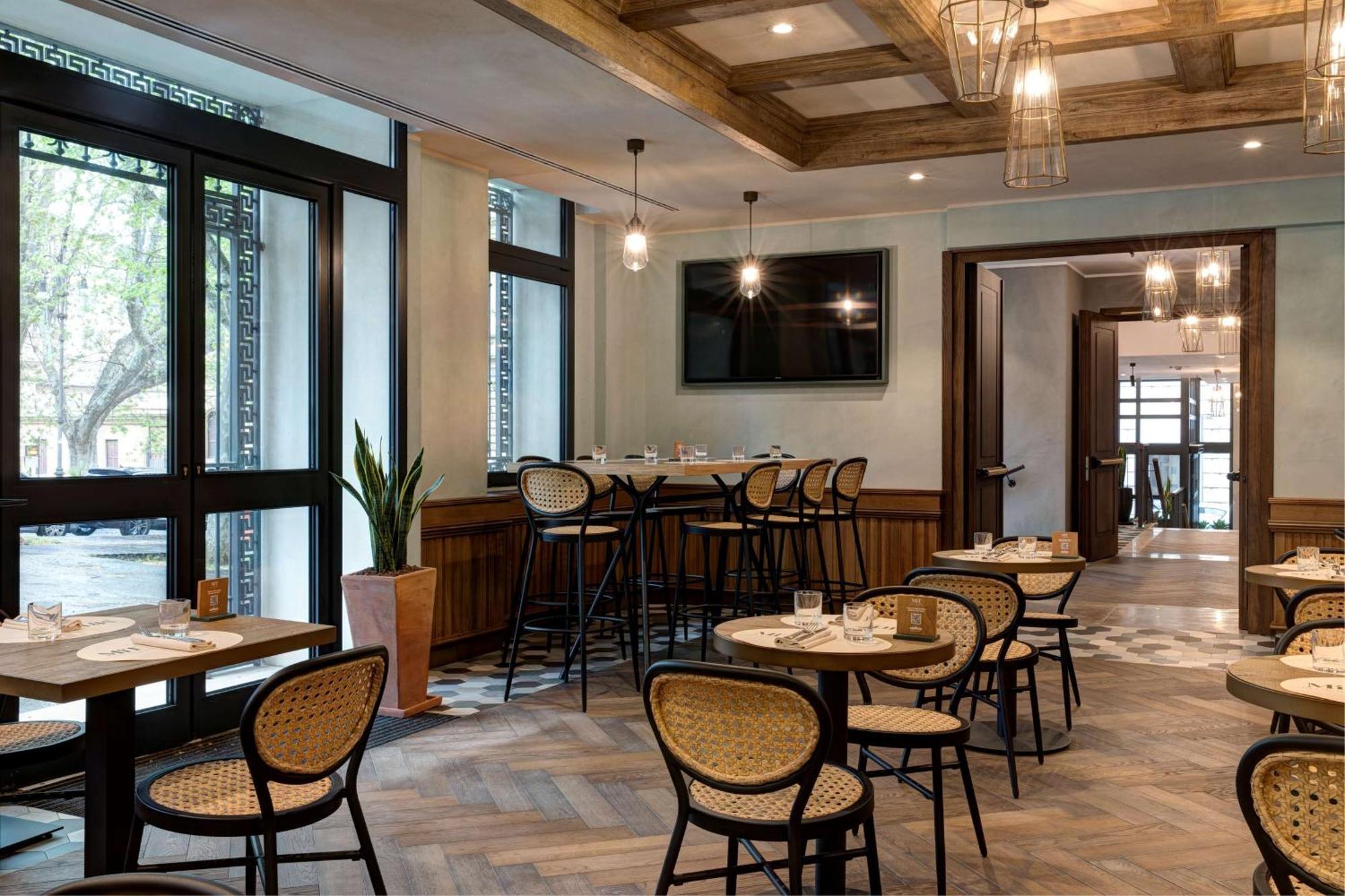 Hotel Doubletree By Hilton Rome Monti Esterno foto