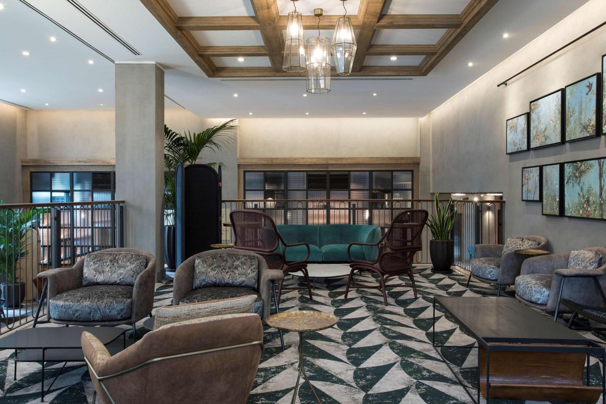 Hotel Doubletree By Hilton Rome Monti Esterno foto