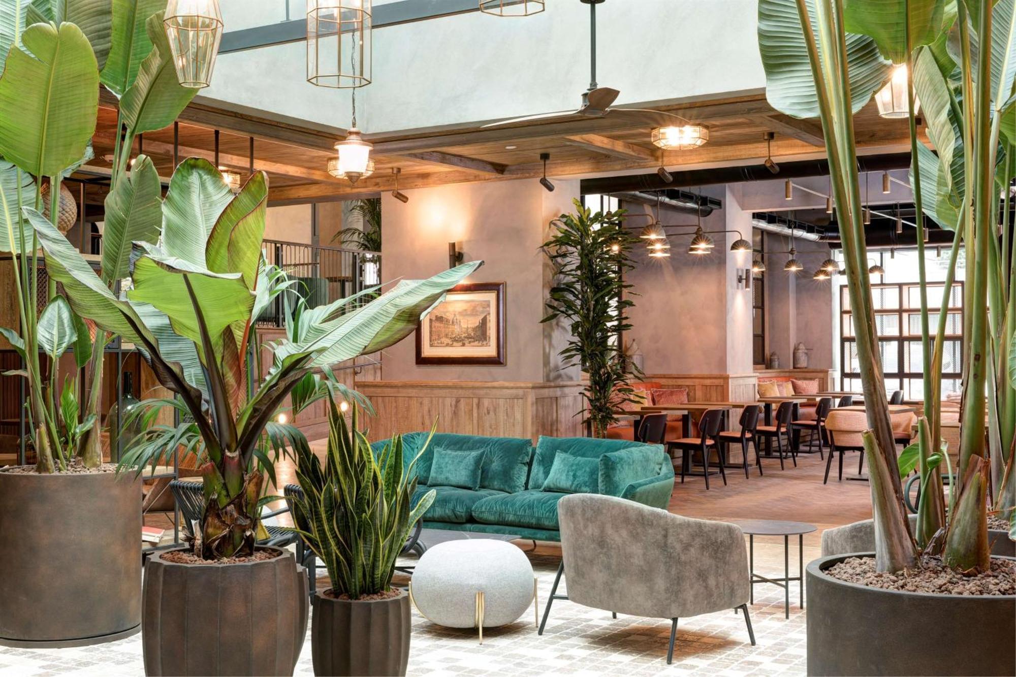 Hotel Doubletree By Hilton Rome Monti Esterno foto